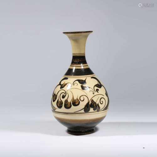 A Cizhou Kiln Floral Pear-Shaped Vase