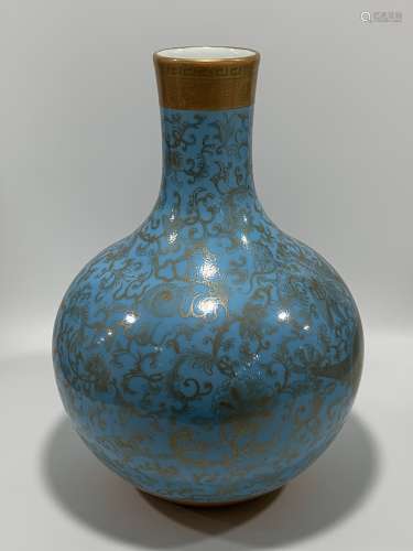Qing Dynasty Qianlong Period Made Mark, Blue Glaze Gilt Drag...