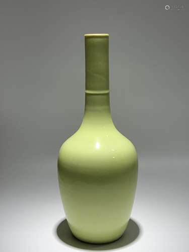 Qing Dynasty Yongzheng Period Made Mark, Lemon Yellow Glaze ...