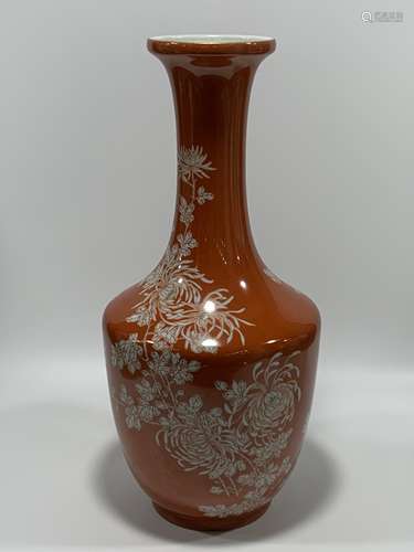 Qing Dynasty Yongzheng Period Made Mark, Cora Red Chrysanthe...