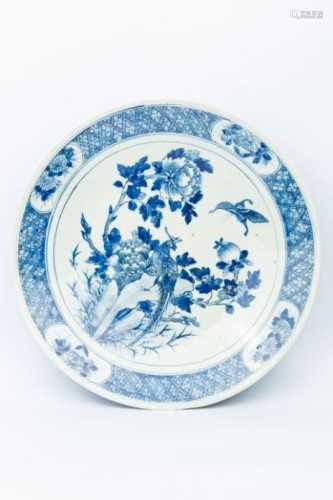 A Large Blue and White Floral Plate, Qing Dynasty