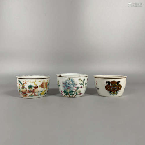 A Group of Three Famille Rose Covered Bowl,  19-20th Century