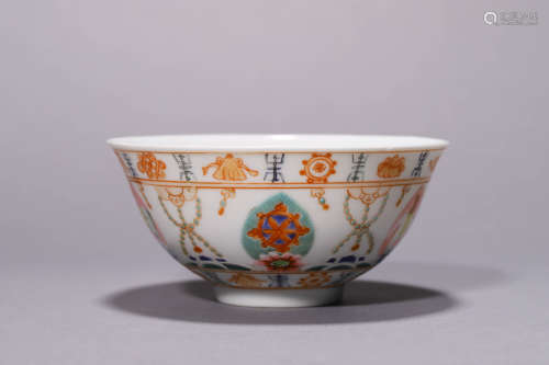 A Rare Famille Rose Manchu Character Bowl, Late Qing Dynasty