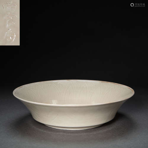 CHINESE DINGYAO PLATE, SONG DYNASTY