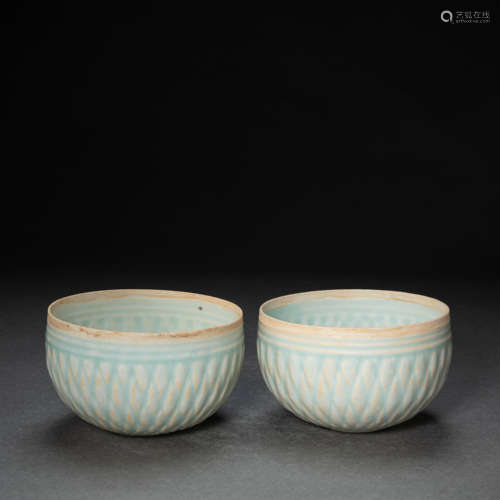 A PAIR OF HUTIAN WARE POTS, SONG DYNASTY