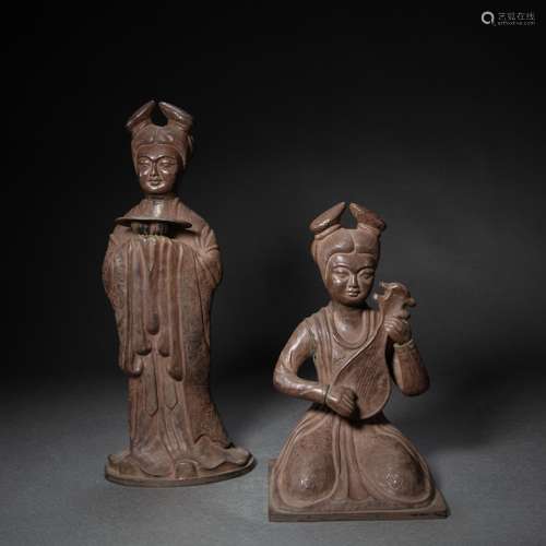 A PAIR OF STERLING SILVER FIGURES, TANG DYNASTY