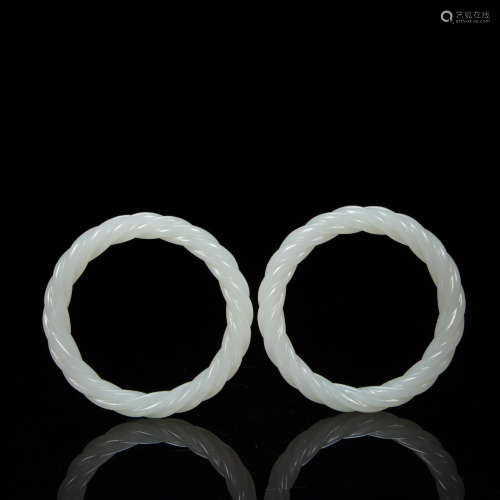 A PAIR OF CHINESE HOTAN WHITE JADE BRACELETS, QING DYNASTY