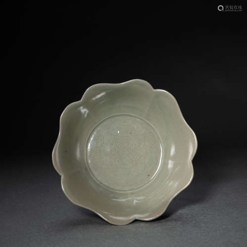 CHINESE YUE WARE FLOWER MOUTH PLATE, SONG DYNASTY