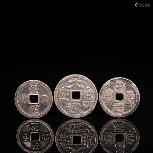 A GROUP OF CHINESE STERLING SILVER, LIAO DYNASTY