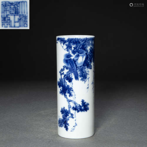 CHINESE BLUE AND WHITE PORCELAIN PEN HOLDER, QING DYNASTY