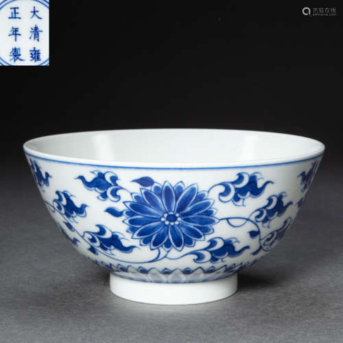 CHINESE BLUE AND WHITE PORCELAIN FLOWER BOWL, QING DYNASTY
