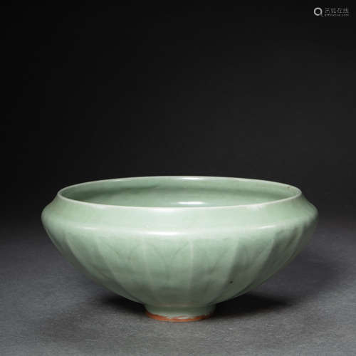 CHINESE LONGQUAN WARE BOWL, SONG DYNASTY