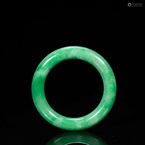 CHINESE JADEITE BRACELET, QING DYNASTY