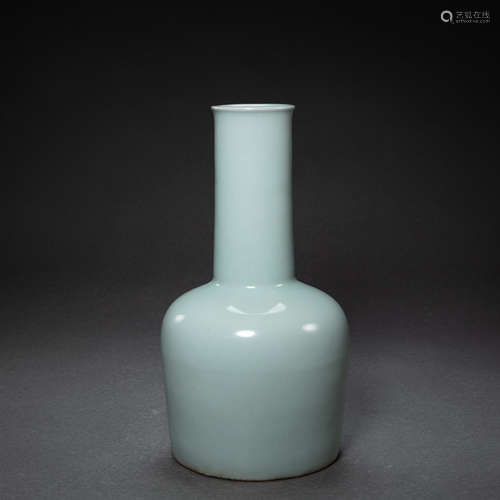 CHINESE LONGQUAN WARE BOTTLE, SONG DYNASTY