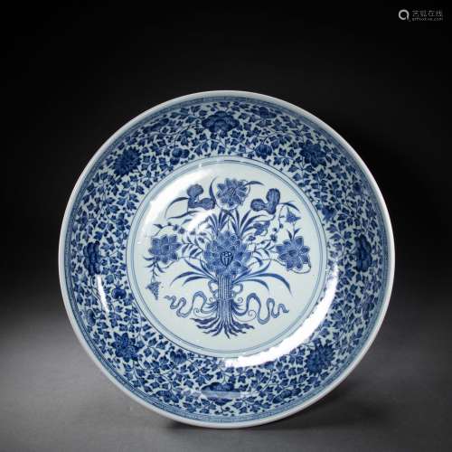CHINESE BLUE AND WHITE PORCELAIN PLATE, QING DYNASTY