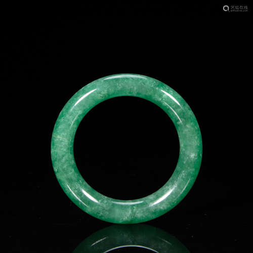 CHINESE JADEITE BRACELET, QING DYNASTY