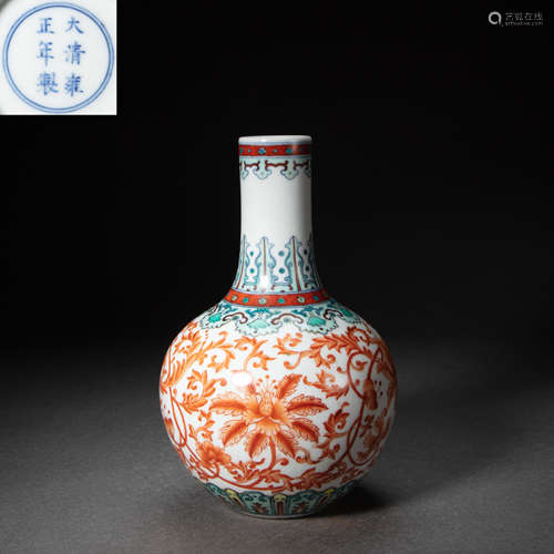 CHINESE MULTICOLORED PORCELAIN CELESTIAL BALL BOTTLE, QING D...