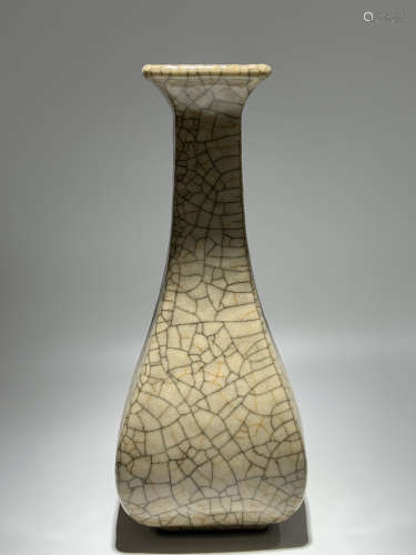 Song Dynasty Ge Kiln Square Porcelain Vase