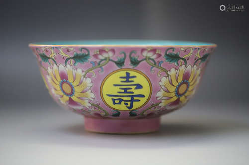 A Famille Rose Pinl Base Flower Pattern Porcelain Bowl