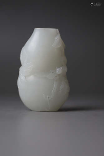 A White Jade Gourd Shape Snuff Bottle