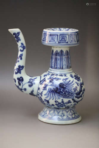 A Bluea and White Phoenix with Flower Pattern Porcelain Pot