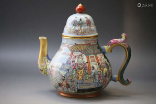 A Famille Rose Character Porcelain Pot