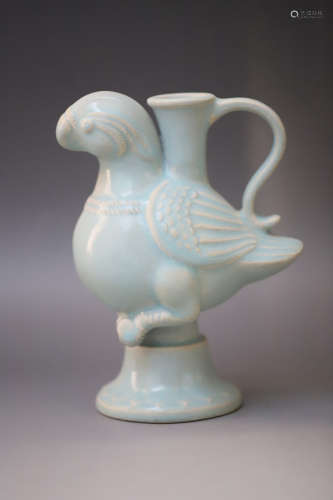 A Ru Kiln Bird Shape Porcelain Vase