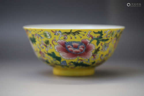 A Yellow Base Flower Pattern Porcelain Bowl