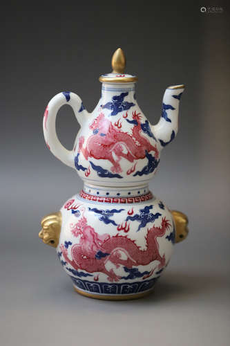 A Red in Blue and White Dragon Pattern Procelain Pot