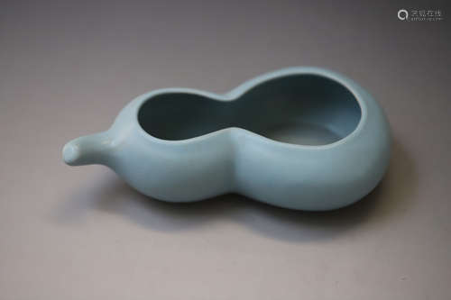 A Ru Kiln Porcelain Gourd Shape Brush Washer