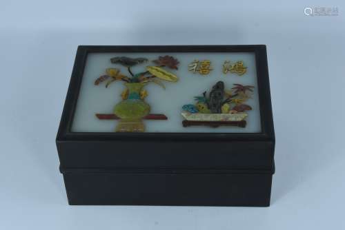 Qing red sandalwood inlaid gem box