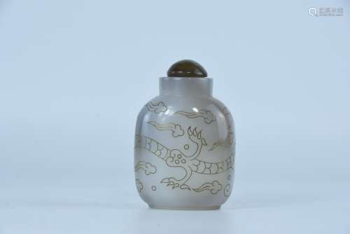 Qing agate snuff bottle