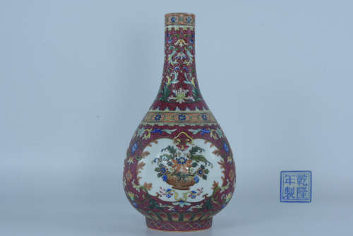 Qing enamel vase