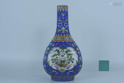 Qing enamel vase