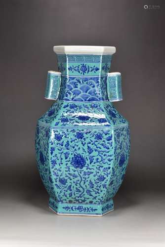 Qing Qianlong system turquoise glaze blue and white twining ...