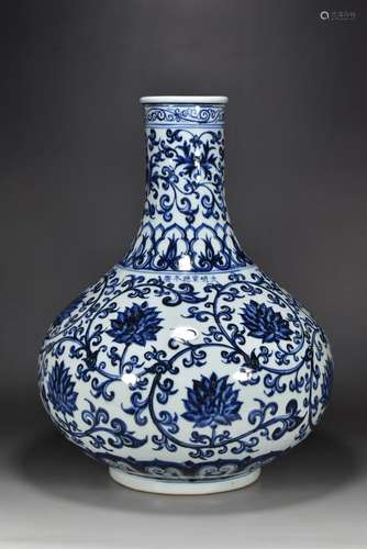 Da Ming Xuande year blue and white branches lotus bile bottl...