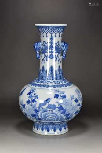 Qing Yongzheng year blue and white elephant ears nose bottle...