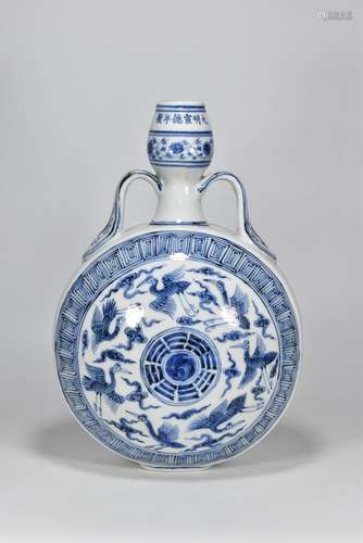 Ming xuande year blue and white crane pattern two-ear bottle