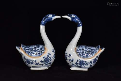 Da Ming Xuande year blue and white sculpture porcelain swan ...