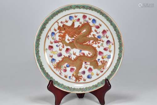 Qing Yongzheng year alum red glaze painted gold and color dr...