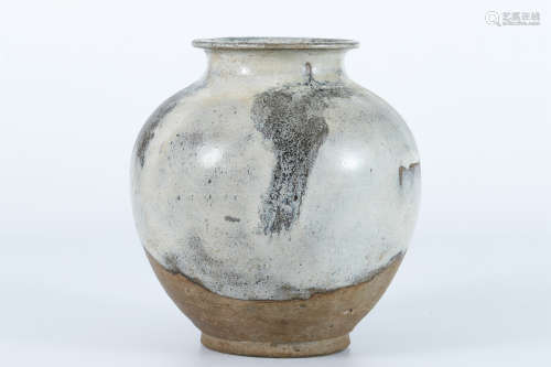 8世纪 鲁山窑花釉罐
