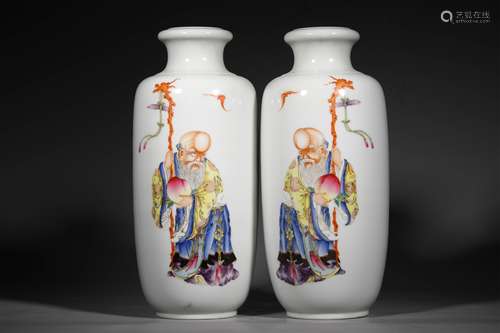 A PAIR OF QING DYNASTY FAMILLE ROSE OFFER BIRTHDAY CONGRATUL...