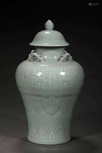 A QING DYNASTY PINK GREEN GLAZE BOTTLE