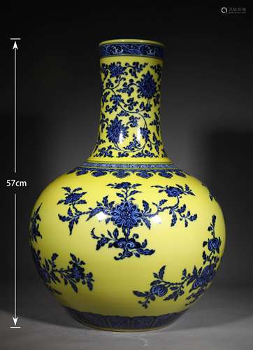 A QING DYNASTY YELLOW GROUND BLUE AND WHITE SAN DUO GLOBULAR...