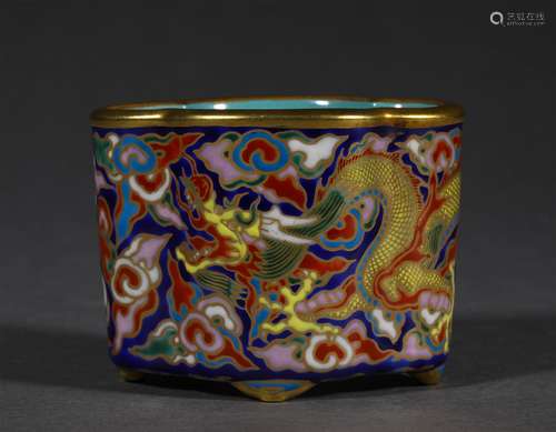 A QING DYNASTY ENAMEL DRAGON GRAIN WASHER