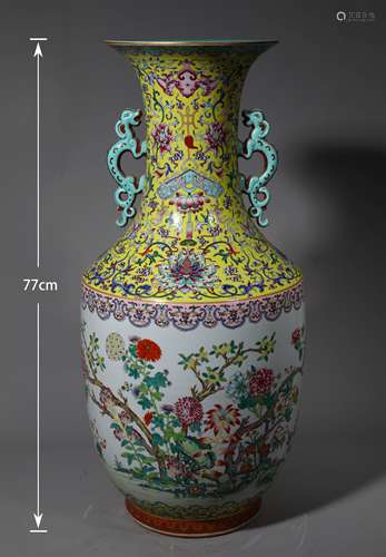 A QING DYNASTY FAMILLE ROSE FLOWER GROUND BOTTLE