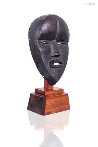 Masque Dan Côte d’Ivoire Bois, patine marron brillante H. 21...