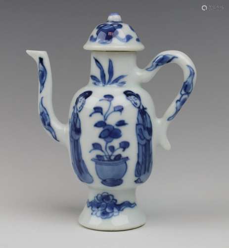 Een Kangxi blauw wit kannetje