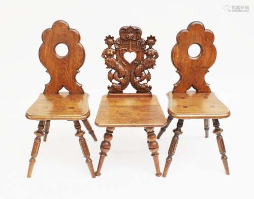 Drie Franse of Duitse eikenhouten hall chairs