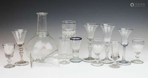 Een collectie glaswerk en kristal w.o. drinkglazen